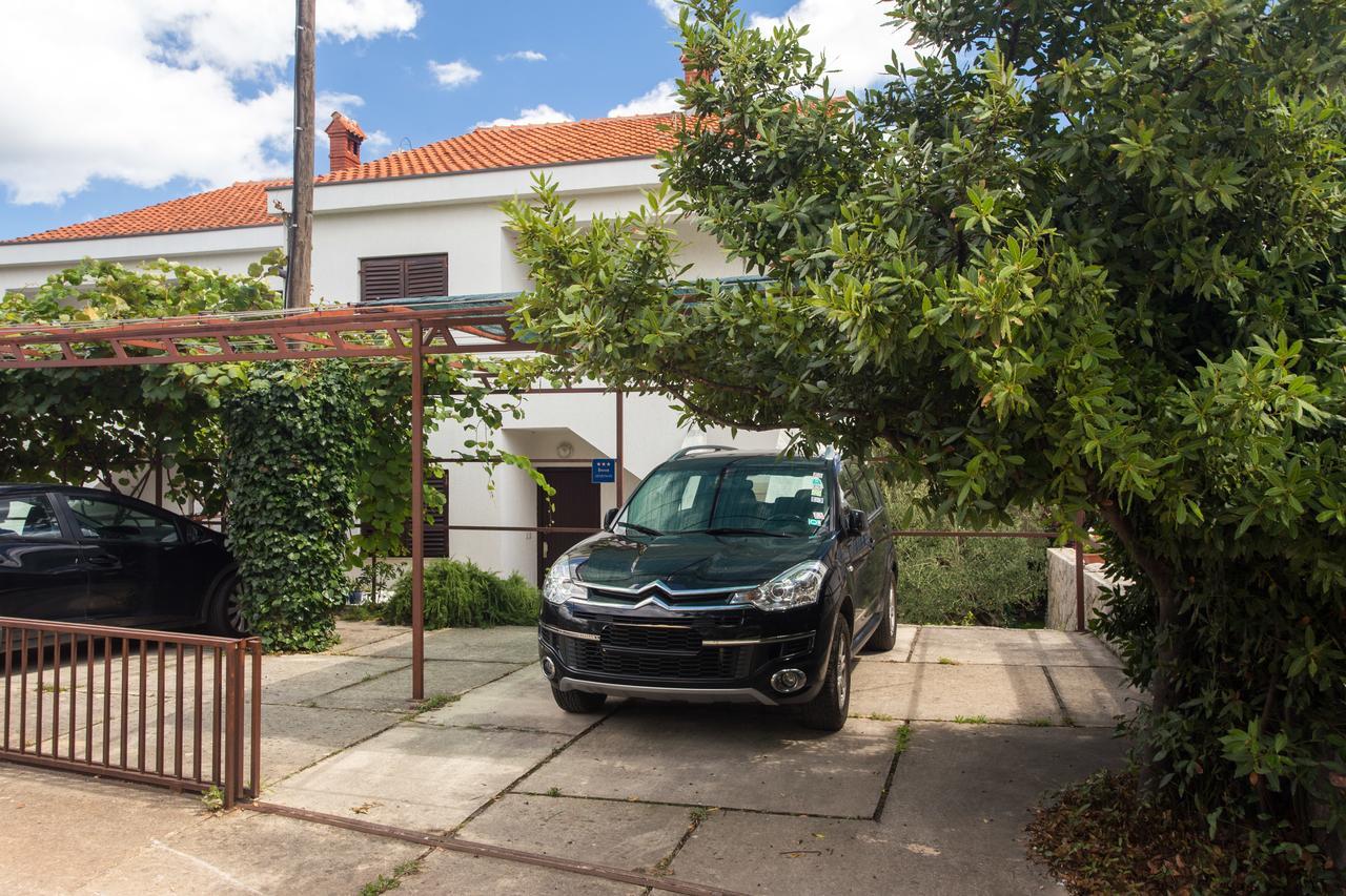 Adora Apartment Veglia Exterior foto